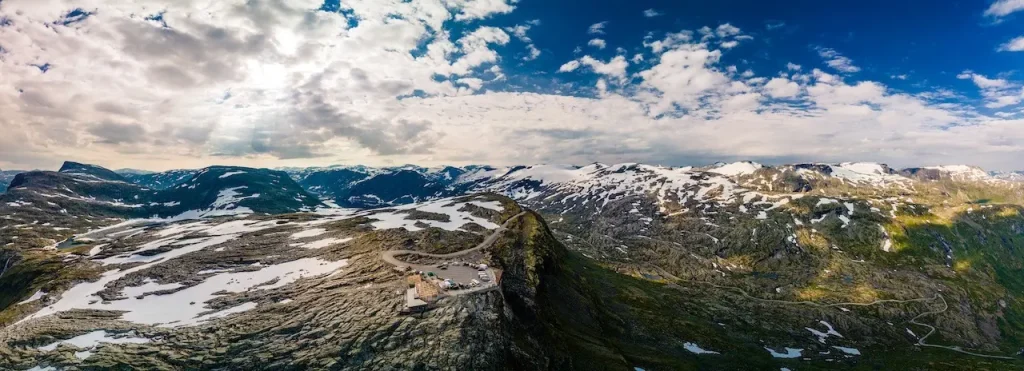 Panoramautsikt over Dalsnibba utsiktspunkt