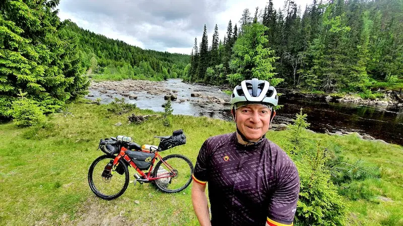 Der Fluss Åsta bei Monsbua – Cycle Norway